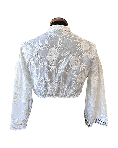 Wunderschöne Dirndlbluse mit 3/4 Arm und edlen Spitzendetails