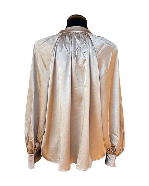 Edle Seidenbluse in Sandfarbe