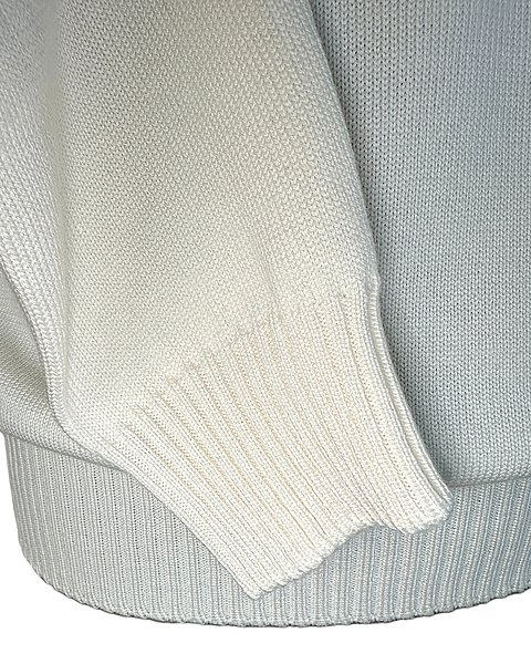 Wunderschöner, cremeweißer Pullover mit Rundhals-Ausschnitt