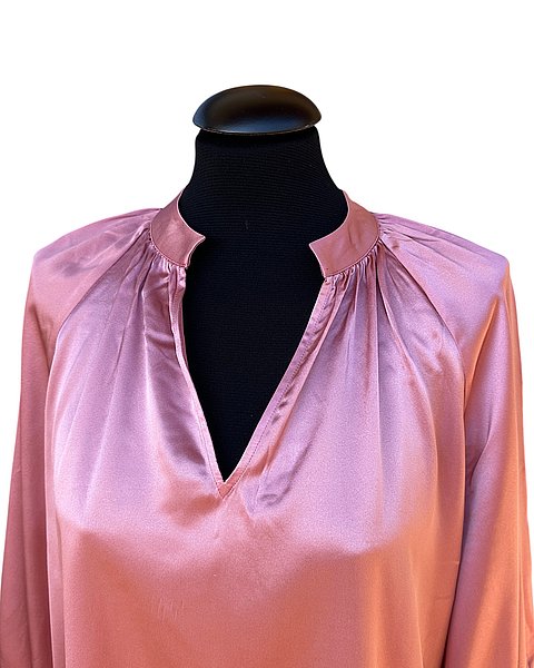 Edle Seidenbluse in hellem Rosa