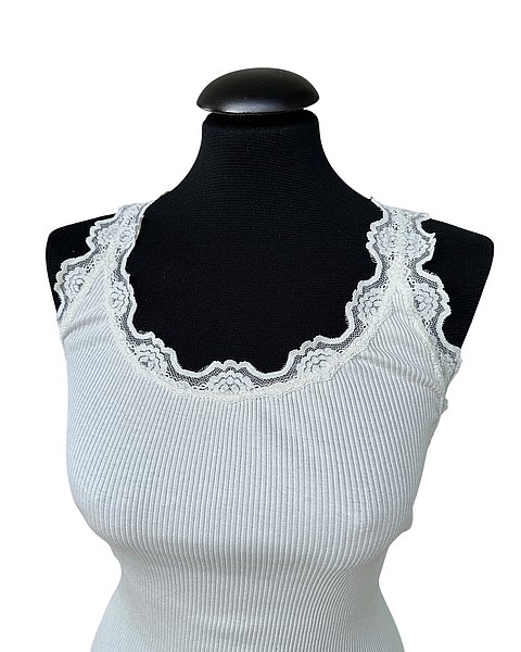 Klassisches Seidentop mit Spitze, creme 
