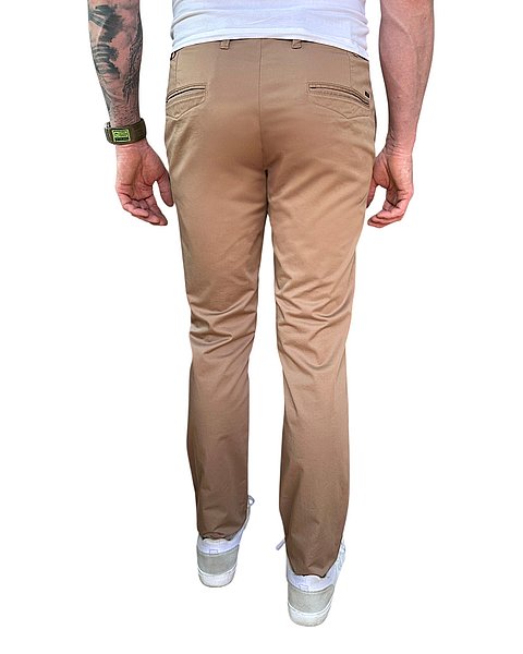 Chino alla moda in marrone nocciola 