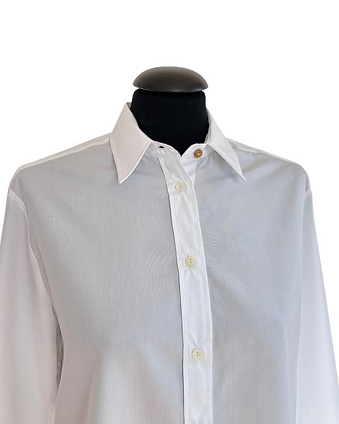 Elegante Bluse mit kunstfollem Print auf der Rückseite