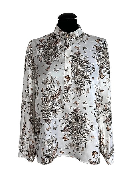 Romantische Seidenbluse mit filigranem Allover-Print