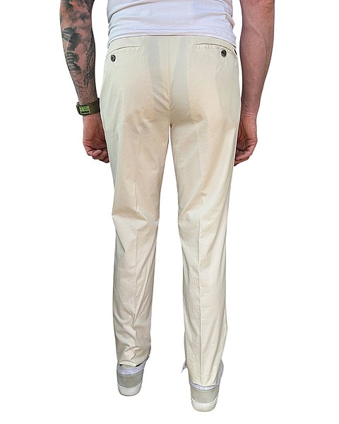 Belli pantaloni chino color crema
