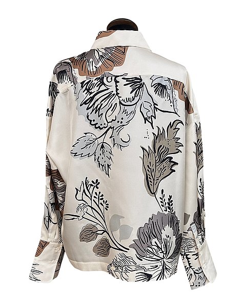 Seidenbluse in Champagner mit floralem Print & klassischem Kragen