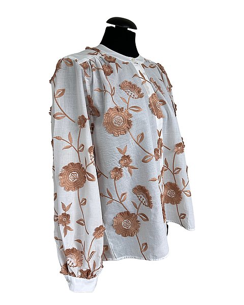 Incantevole blusa con ricamo 3D, bianca 