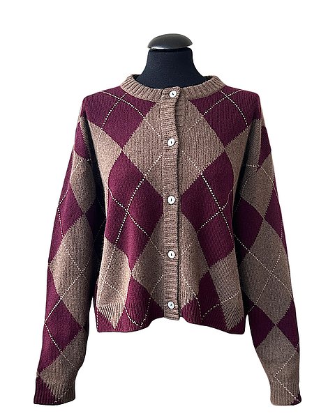 Raffinato cardigan in cashmere a motivi geometrici, bordeaux e nocciola 