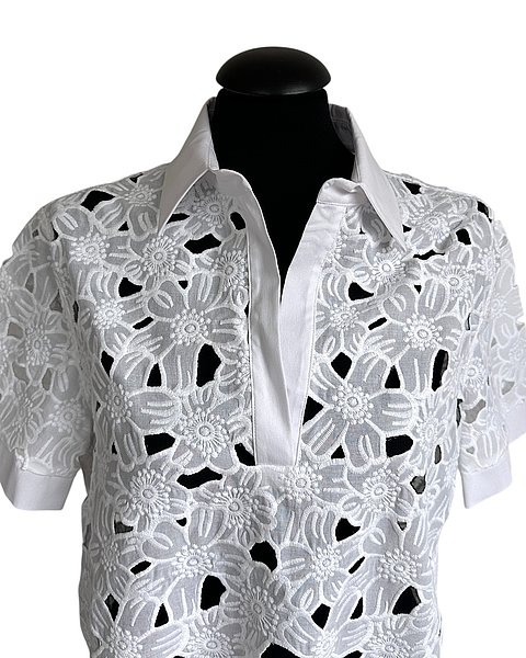 Blusa femminile con ricamo Sangallo, bianca
