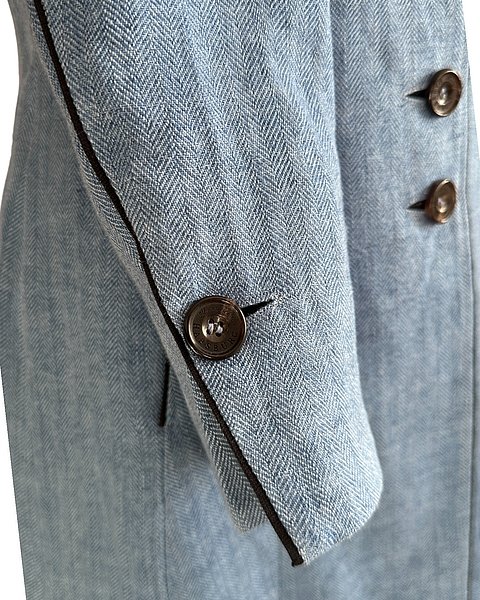 Elegante cappotto tradizionale in blu chiaro 