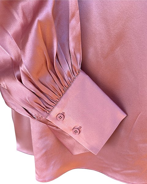 Edle Seidenbluse in hellem Rosa