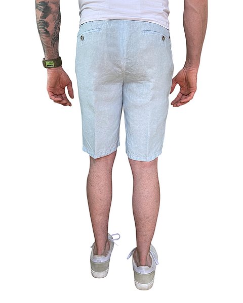 Bermuda casual in lino azzurro chiaro estivo