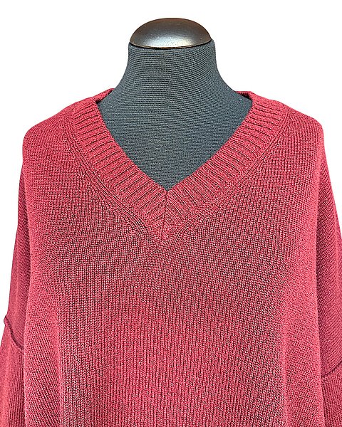 Stilvoller Pullover mit V-Ausschnitt, dunkelrot 