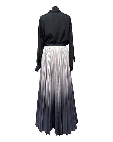 Extravaganter Maxi-Plisseerock in grau/schwarz