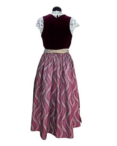 Elegantes Dirndl in dunklem Beerenton