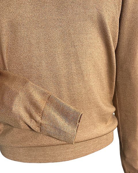 Pregiato pullover in cashmere con scollo a V, cammello 