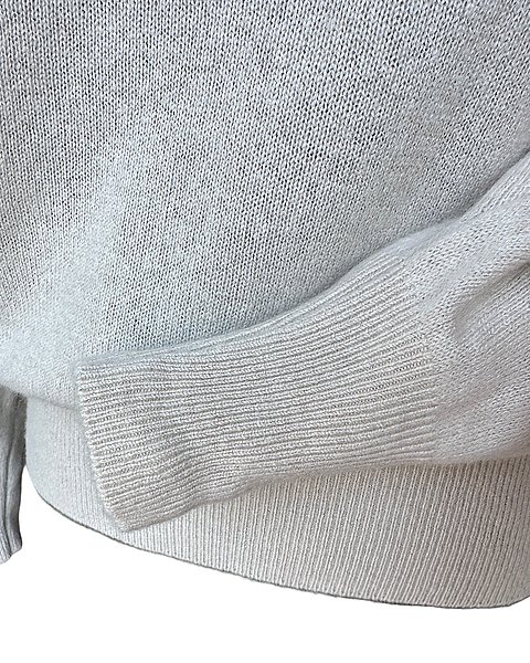 Luxuriöser Cashmere-Pullover in sehr hellem Steingrau