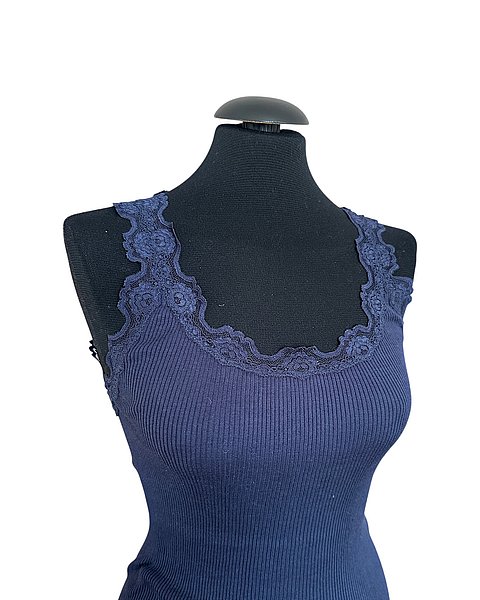 Klassisches Seidentop mit Spitze, dunkelblau