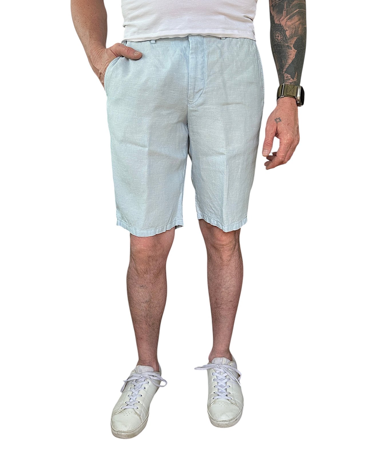 Bermuda casual in lino azzurro chiaro estivo