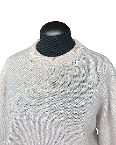 Luxuriöser Cashmere-Pullover in sehr hellem Steingrau