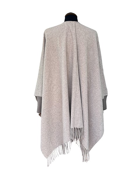 Wunderschöner Poncho mit Fransen, taupe 