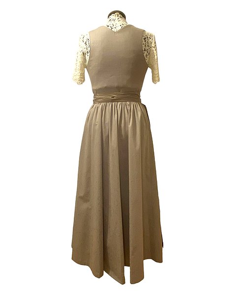 Midi-Dirndl in einem wunderschönen Sandton