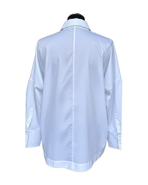 Camicia ampia dal design essenziale, bianca 