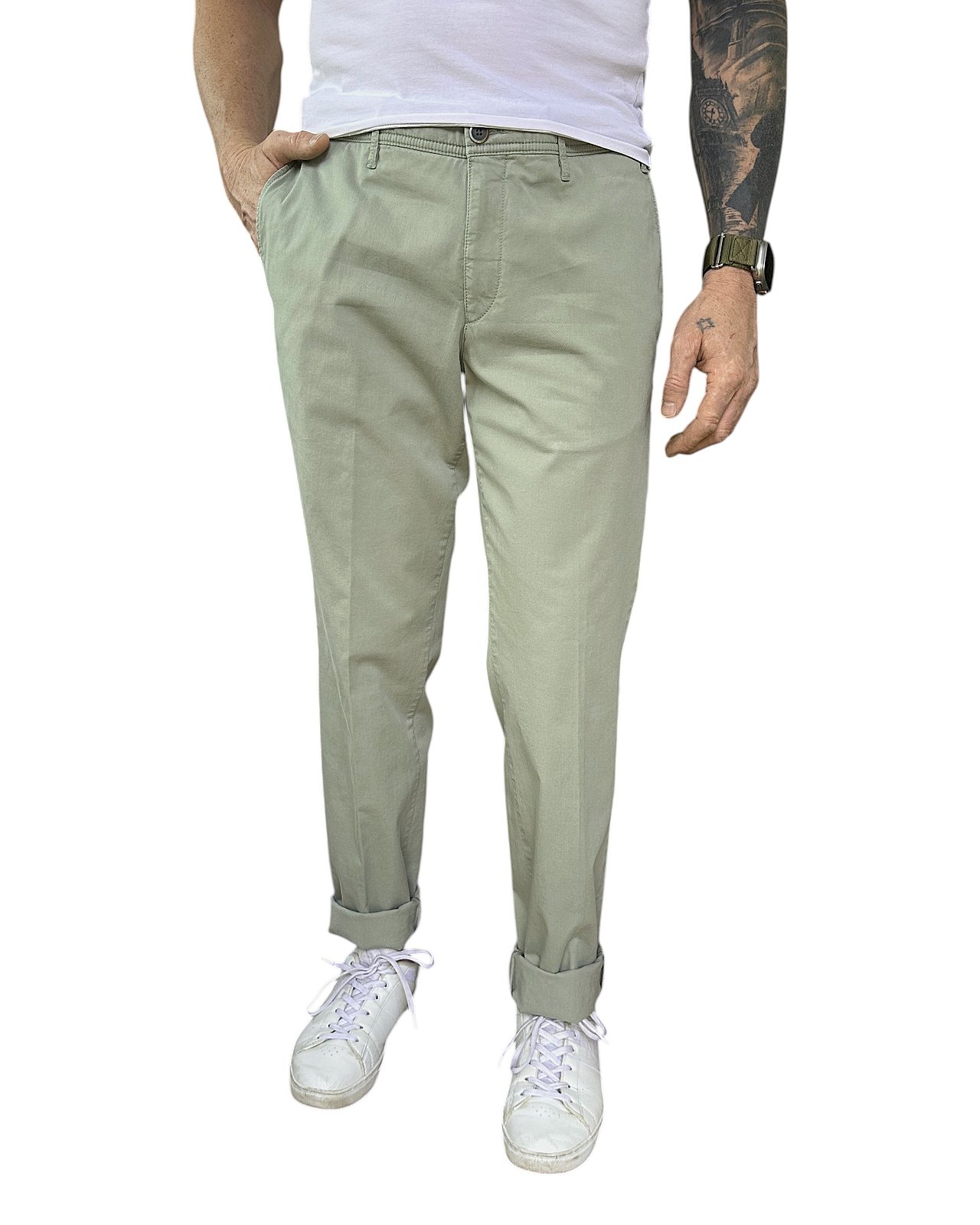 Chino alla moda in verde oliva chiaro 