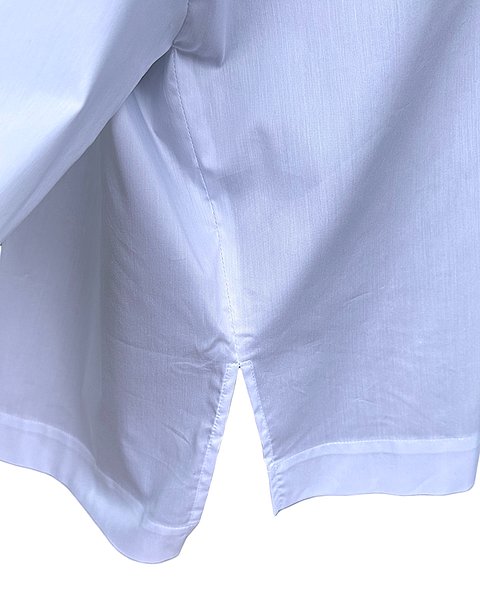 Camicia ampia dal design essenziale, bianca 